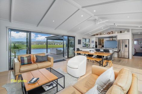 Photo of property in 20 Ngaroma Crescent, Whitianga, 3510