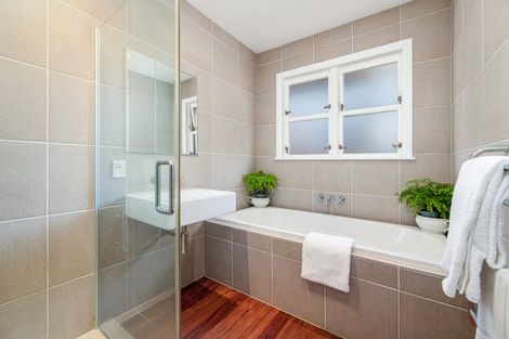 Photo of property in 8a Ava Avenue, Titirangi, Auckland, 0604