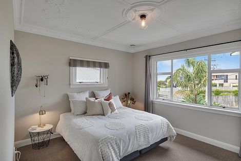 Photo of property in 20 South Road, Moturoa, New Plymouth, 4310