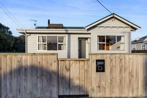 Photo of property in 28 Disraeli Street, Hawera, 4610