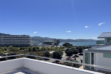 Photo of property in Fountain Court, 8/48 Oriental Parade, Oriental Bay, Wellington, 6011