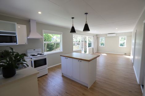 Photo of property in 33 Horopito Road, Waikanae, 5036