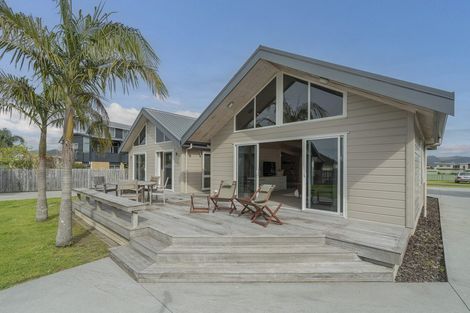Photo of property in 102 Bond Road, Whangamata, 3620