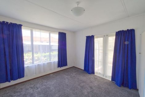 Photo of property in 20 Sullivan Avenue, Mangere Bridge, Auckland, 2022
