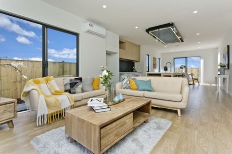 Photo of property in 18 Surf View Crescent, Red Beach, 0932