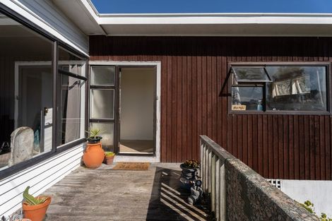 Photo of property in 19 Bayview Road, Paremata, Porirua, 5024