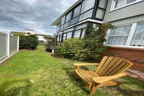 Photo of property in 2/221 Hurstmere Road, Takapuna, Auckland, 0622