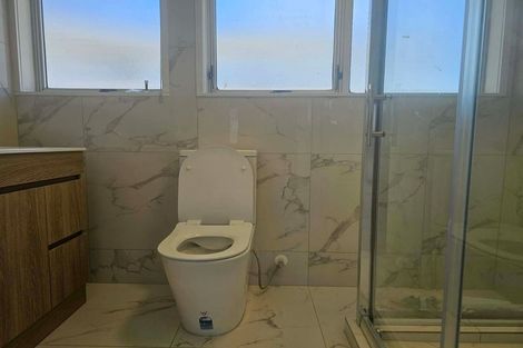 Photo of property in 11 Blanes Road, Weymouth, Auckland, 2103