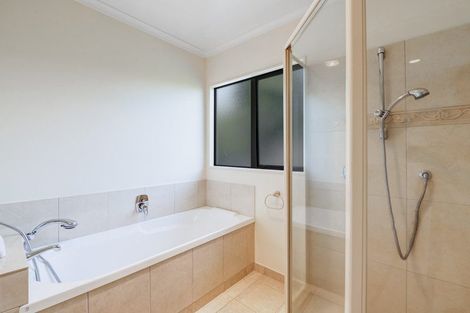 Photo of property in 26 Black Teal Close, Unsworth Heights, Auckland, 0632