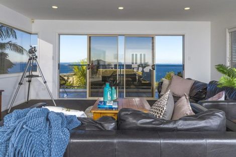 Photo of property in 1/25 Churchill Road, Murrays Bay, Auckland, 0630