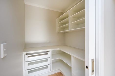 Photo of property in 49 Atlantic Drive, Fitzherbert, Palmerston North, 4410