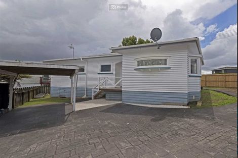 Photo of property in 1/23 Luckens Road, West Harbour, Auckland, 0618
