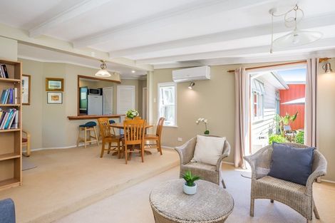 Photo of property in 2 Tui Crescent, Waikanae, 5036