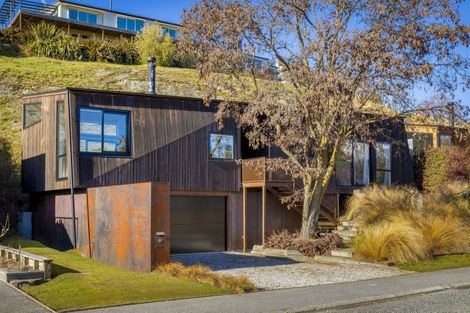 Photo of property in 61 Mcdonnell Road, Arrowtown, 9302