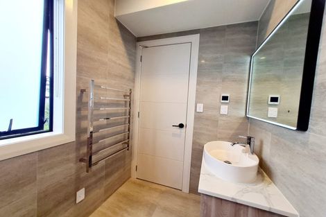 Photo of property in 4 Caldwell Place, Pinehill, Auckland, 0632