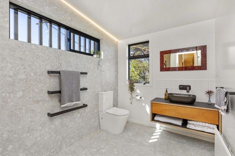 Photo of property in 21 Point Street, Raglan, 3225