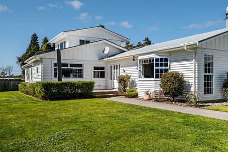 Photo of property in 501 Richmond Road, Lepperton, New Plymouth, 4373