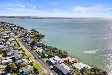 Photo of property in 16 Crispe Road, Clarks Beach, 2122