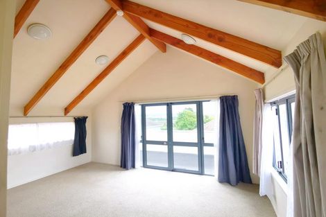 Photo of property in 8a Seaside Avenue, Waterview, Auckland, 1026