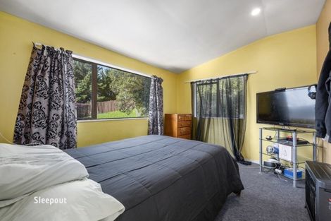 Photo of property in 2 Moonstone Grove, Birchville, Upper Hutt, 5018