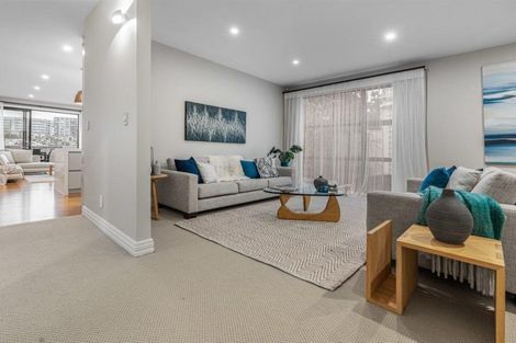 Photo of property in 102 Bassett Road, Remuera, Auckland, 1050