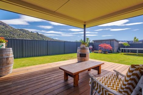 Photo of property in 4 Mallard Street, Albert Town, Wanaka, 9305