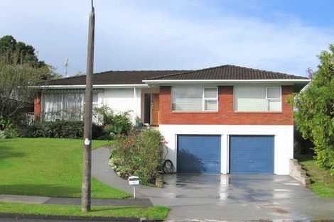 Photo of property in 10 Quibray Place, Botany Downs, Auckland, 2010