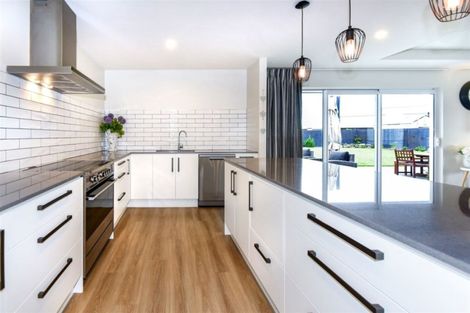 Photo of property in 70 Silver Peaks Drive, West Melton, 7618