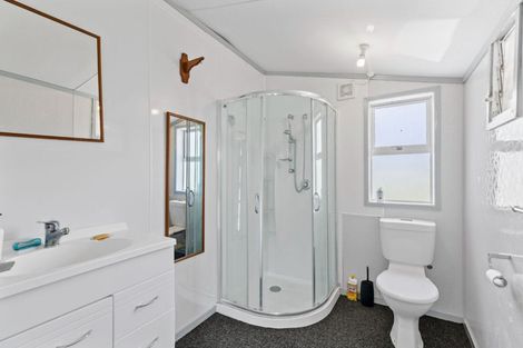 Photo of property in 16 Tauraroa Road, Maungakaramea, Whangarei, 0178