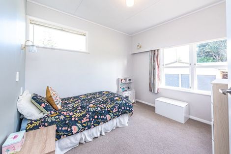 Photo of property in 1 Chester Street, Waverley, 4510