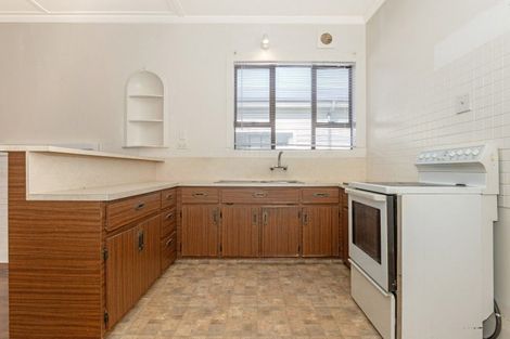 Photo of property in 14 De Lautour Road, Kaiti, Gisborne, 4010