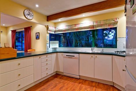 Photo of property in 1/6 Carlisle Road, Browns Bay, Auckland, 0630