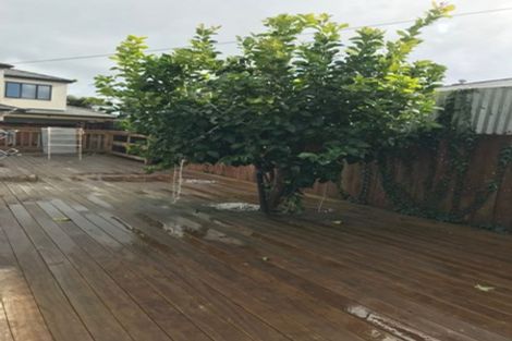 Photo of property in 2/47 Larnoch Road, Henderson, Auckland, 0610