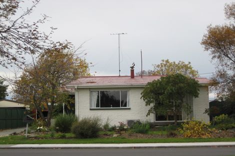 Photo of property in 16 Centennial Avenue, Balclutha, 9230