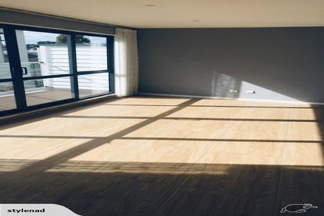 Photo of property in 7 Woodall Place, Totara Vale, Auckland, 0627