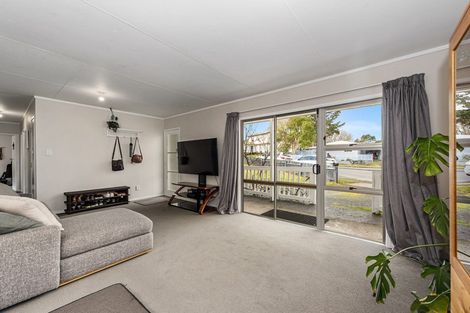 Photo of property in 24 Manor Place, Bader, Hamilton, 3206