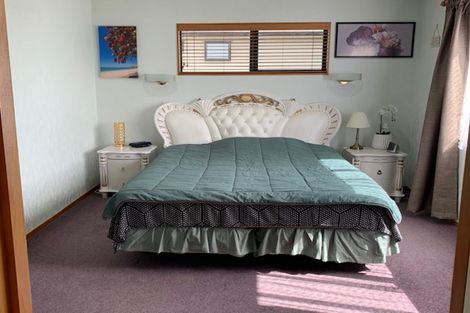 Photo of property in 223 Hill Road, The Gardens, Auckland, 2105