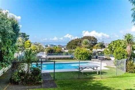 Photo of property in 10/18 Parr Terrace, Castor Bay, Auckland, 0620