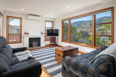 Photo of property in 76 Hampden Street, Picton, 7220