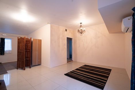 Photo of property in 15 Camden Place, Papatoetoe, Auckland, 2025