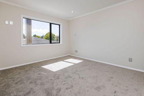 Photo of property in 4 Mirrabooka Avenue, Botany Downs, Auckland, 2010