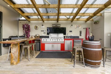 Photo of property in 16 Renlee Place, Shelly Park, Auckland, 2014