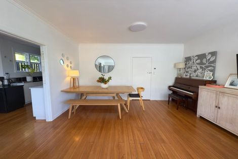 Photo of property in 41 Raroa Terrace, Tawa, Wellington, 5028