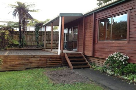 Photo of property in 2/694 East Coast Road, Pinehill, Auckland, 0632