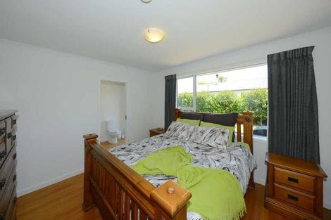 Photo of property in 1 Yardley Street, Avonhead, Christchurch, 8042