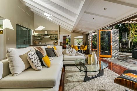 Photo of property in 1 The Knoll, Greenhithe, Auckland, 0632