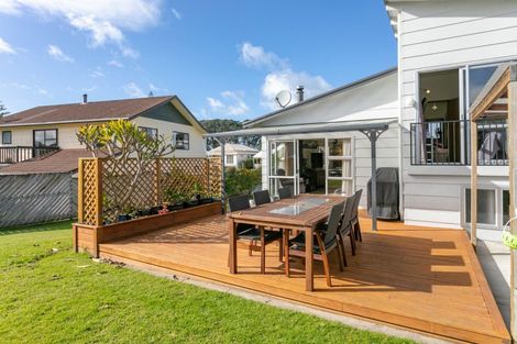 Photo of property in 102 Awarua Place, Whangamata, 3620