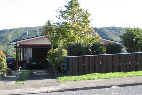 Photo of property in 33 Kingsley Street, Stokes Valley, Lower Hutt, 5019