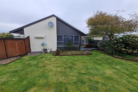 Photo of property in 2/12 Greenock Street, Redwood, Christchurch, 8051