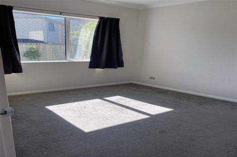 Photo of property in 21d Stamford Crescent, Flat Bush, Auckland, 2019